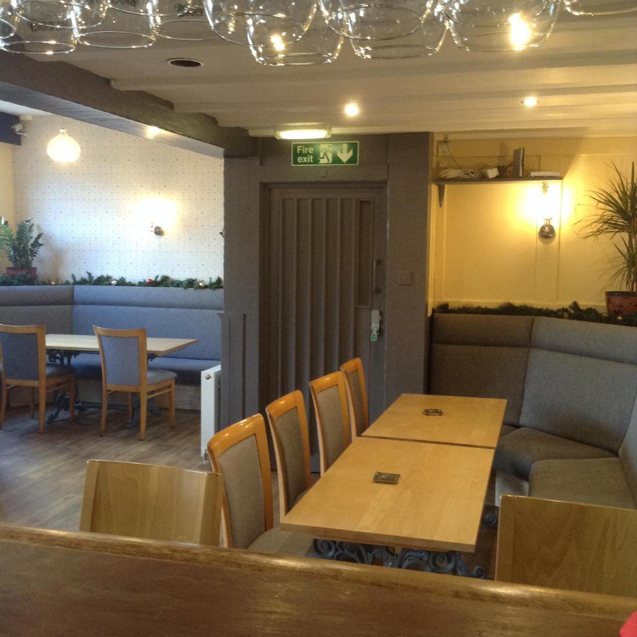 The Bear On The Square Hotel 3*